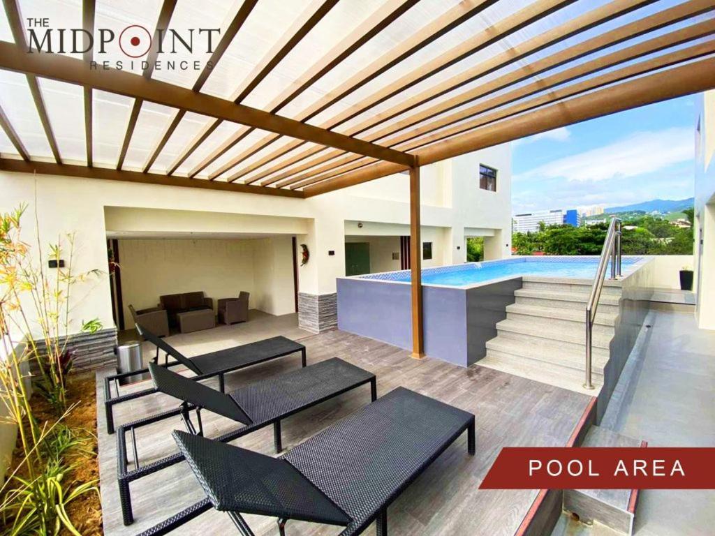 2 Bedroom Condo @ Midpoint Residences W/ City View Мандау Сити Екстериор снимка